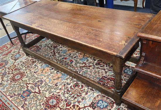 An 18th century oak farmhouse table L.189cm